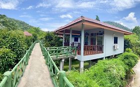 Khao Sok Jungle Huts Resort